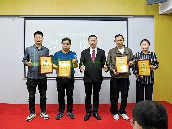 DSC_2440_xiu(1) DSC_2440_xiu(1)