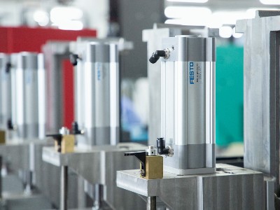 超声波焊接机超声波输出频率波动咋解决？精准诊断与高效修复来支招