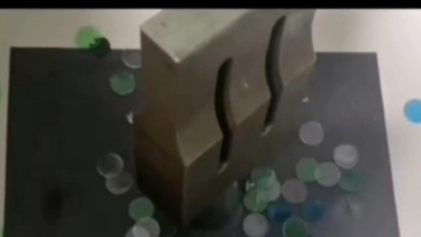水口振落亚克力-封面 水口振落亚克力-封面