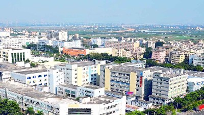 中国超声波焊接设备市?。喝痔煜拢葱乱煳蠢? title=